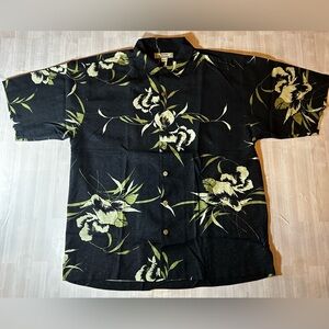 Tommy Bahama Men’s Silk Hawaiian Black Floral Short Sleeve Button Down. Large